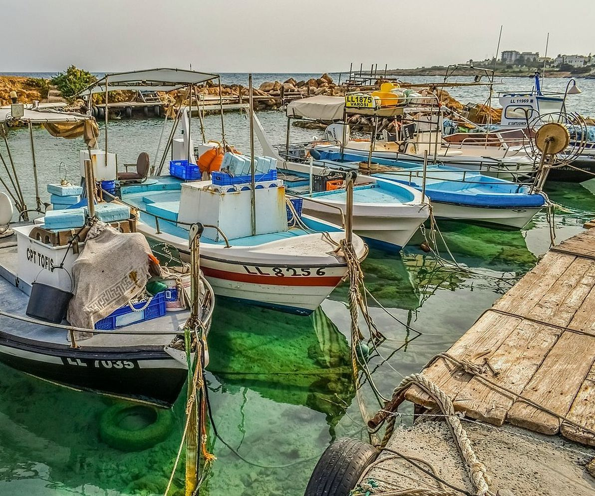 Marinada ahşap iskele